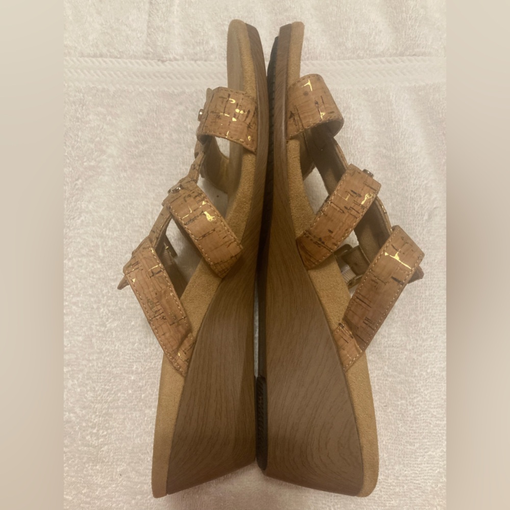 Vionic sandals - Picture 3 of 9